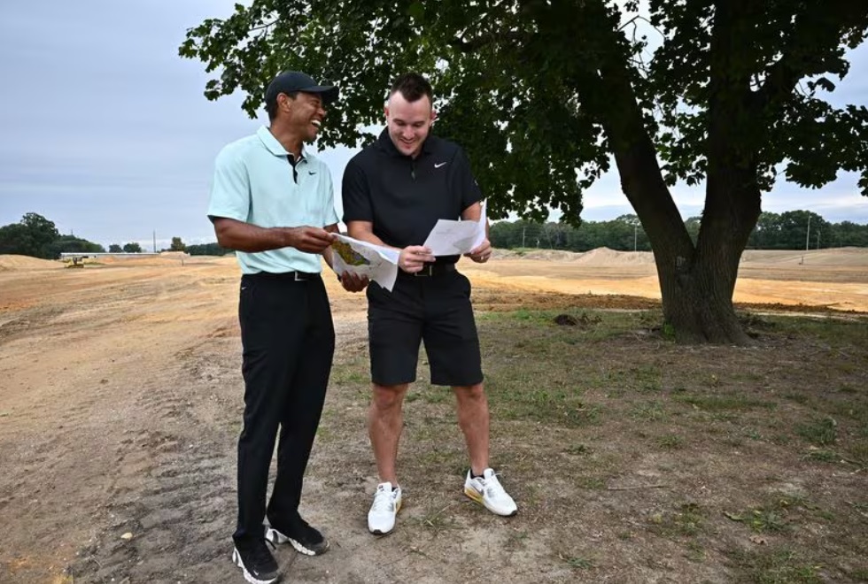 Mike Trout and Tiger Woods. Campo de golf Trout National en New Jersey